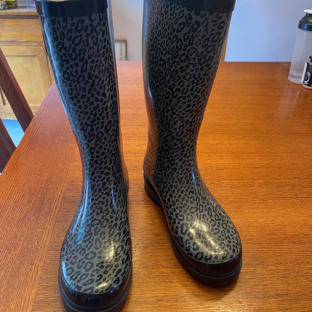 COPY - Charming Charlie Rain boots size 8, NEW